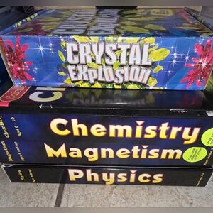 Lot Of 4 Science Wiz Kits INCOMPLETE Chemistry, Magnesium, Physics, Crystals